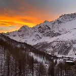 Cervinia High Peaks アパート